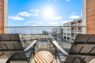 Ocean Breeze Oasis Oceanfront Condo Pool & Elevator - Carolina Beach - 2