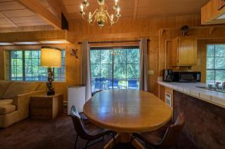 Glen Lake Cabin in the Woods - Eureka - 3