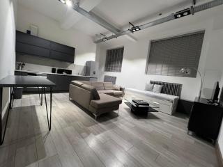 Modern 2bed warehouse conversion apartment, West London - London - 8
