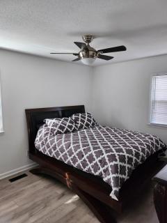Theater, heated pool and hot tub near HPU and Furniture Market - Jamestown - 8
