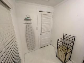 Serenity on over an acre easy access to 311 and HPU - High Point - 9