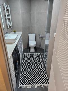 Rainbow, отличная квартира в 100 метрах от моря с полноценной кухней,выделенной спальней и шикарным видом! - 2