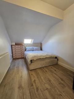 hufflepuff house - Watford - 3