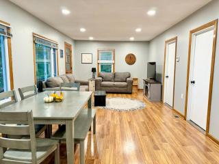 Cayuga lake cottage with private lake access - - 8