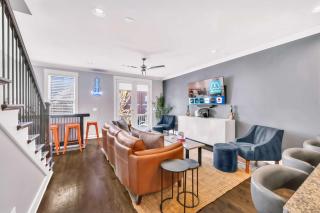 Close to DT Game Garage Bar Large Living Room - Nashville - 7