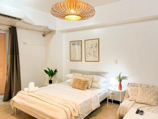 BGC Luxury, Venice Grand Canal Mall #vlrtc27c - Manila - 4