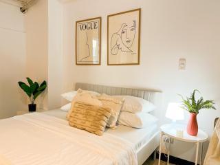 BGC Luxury, Venice Grand Canal Mall #vlrtc27c - Manila - 1