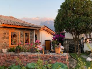 Secluded courtyard villa - free shuttle service - 2