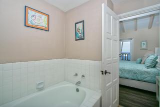 H887 - Hamilton Cove Villa 8-87 - Avalon - 1