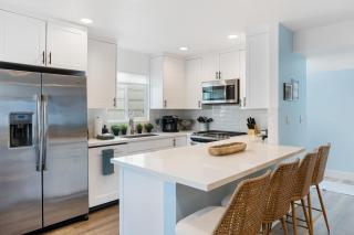 Coastal-Chic Newport Stay Steps to the Beach Dining Boardwalk Optional Add-On Unit - Newport Beach - 1
