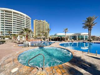2BR Condo with Serene Beach & Infinity Pool #601 - Playa Encanto - 6