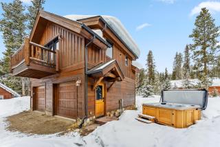 Blue River Escape with Private Studio & Hot Tub - 9