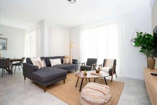 1120Luxury 4BR Townhome w/ Pool – 20 Min to Disney! - Kissimmee - 3