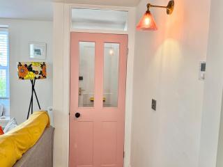 Pandora a Lovely Seaside Cottage in Newlyn sleeps 4 - 1