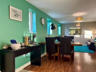The Orchid-Central Beeston-Private Apartment-SmartTV-Free Wi-Fi-Tram-Parking - Nottingham - 9