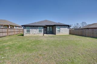 8 Mi to State Park Home with Fenced Yard in Lindale - Lindale - 8