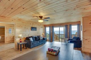 Mtn-View Gem Flat Rock Retreat with Deck and Grill! - - 7