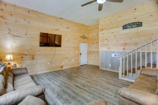 Mtn-View Gem Flat Rock Retreat with Deck and Grill! - - 5