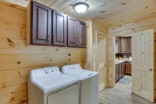 Mtn-View Gem Flat Rock Retreat with Deck and Grill! - - 1