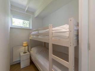 Tranquil holiday home with terrace - Sint Maartenszee - 2