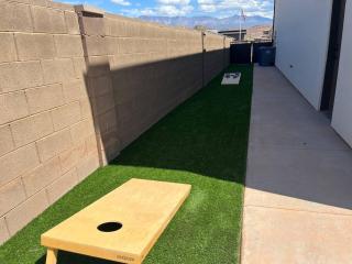 Desert Den Private Room in Shared Home - 8