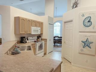 373 - Stunning 4 Bedroom Villa with own Private South East Facing Pool - Orlando - 6