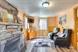 Private Hot Tub and Deck Romantic Getaway in Drake - 8