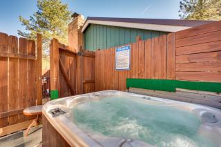 Private Hot Tub and Deck Romantic Getaway in Drake - 9