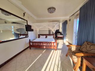 Lake View Hotel Gardens - 5