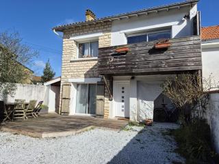 Clem, coquette maison, wifi, jardin, parking, barbecue - 0