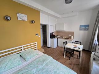 E1 - Charmant studio en intramuros, rénové climatisé - Avignon - 8