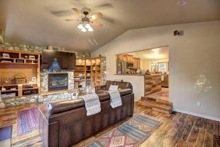 Whitefish Luxury Escape w hot tub, fenced in yard - Whitefish - 6