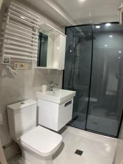 A cozy and comfortable semi-basement apartment - Tbilisi - 3