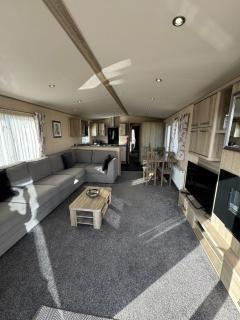 Golden Palm Resort - The Haywood - Coastal Caravan Breaks - 2