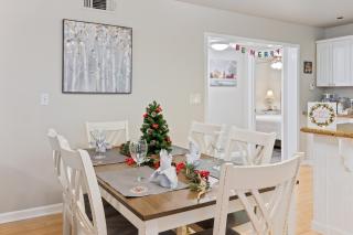 Midtown Apartment with Private Parking and King Bed - 1