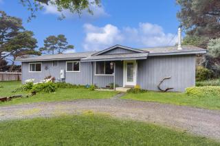Coastal Conifer Hideaway - Fort Bragg - 7