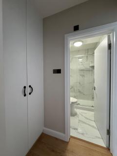 New Kings Cross Apartment - London - 3