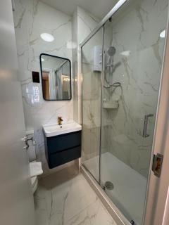 New Kings Cross Apartment - 1