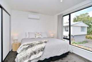 Modern Comfort 2BR Townhouse Near CBD - Christchurch Holiday Homes - Christchurch - 8