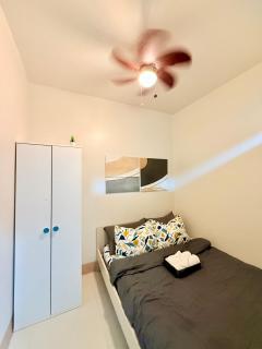 Cozy Queen-Sized Bed Puhon Suite Mall of Asia - Manila - 5