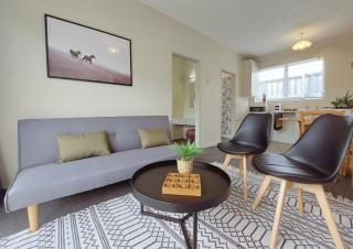 Spacious Claudelands 2-Bed Apartment with Parking - Hamilton - 0