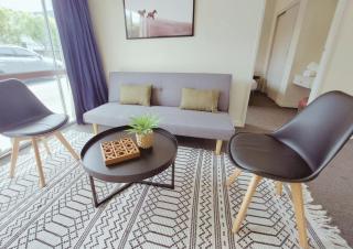 Spacious Claudelands 2-Bed Apartment with Parking - Hamilton - 6