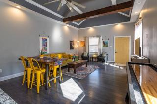 3BR Modern Retreat, Sleeps 12, Pet-Friendly, Free Parking, Near Bourbon Trail - Louisville - 8