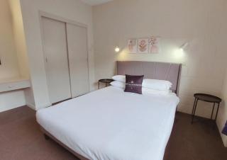 Ground-Floor 1-Bed with Onsite Parking - Hamilton - 4