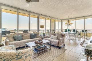 Walk to Beach Luxury Biloxi Condo with Pool Access! - Biloxi - 0