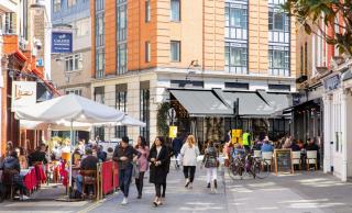 Serene Private Townhouse with AC & Balcony For 6 - Londra - 3