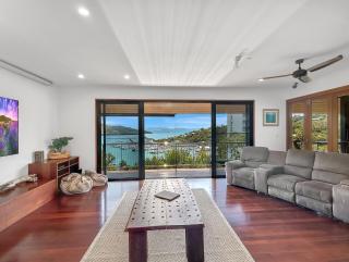 The Boathouse 4 Bedroom Luxury Private House - Hamilton Island - 7