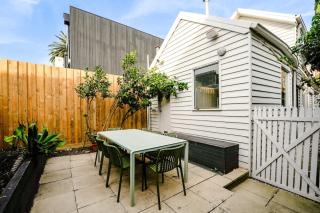 'Chateau York' - Relaxed Prahran Family Home - 8