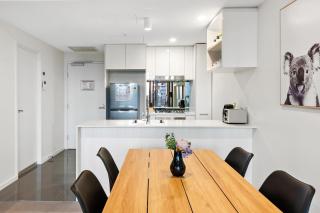 Sunset Views with Best Location, King Bed, Pool, Gym - 7