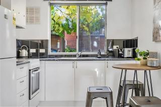 Courtyard Serenity at Grappa Court North Hobart - New Town - 1